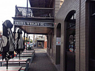 Hotel Wright Street outside
