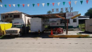 Los Tacos Del Babby outside