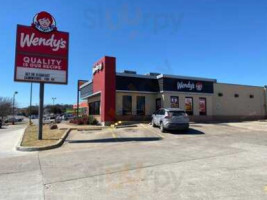 Wendy's outside