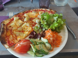 Pizzeria De La Baie food