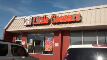 Little Caesars Pizza outside