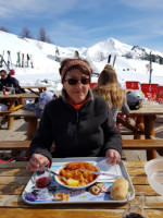 Les Balcons De Peynier food