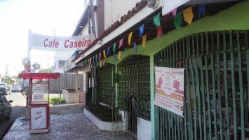 Café Caseiro outside