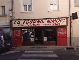 Le Pain Et Levain outside