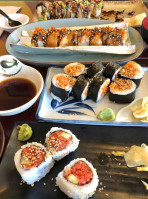 Domo Sushi Roll food