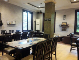 Fox Steak House Coffee Shop Kediri inside