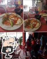 Tacos Mañaneros Los Flojos food