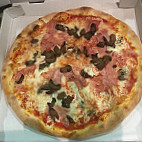 Caprichosa Pizzeria food