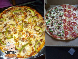 Barroyork's Pizzas food