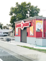 Li'l Firehouse Coffee outside