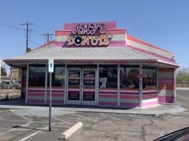 Amy's Donuts outside