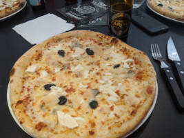 Pizzas Et Mozzarel food