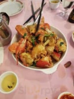 Winly Seafood food