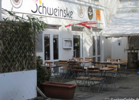 Schweinske Wedel inside