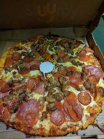 Round Table Pizza food