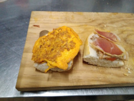 Caracter food