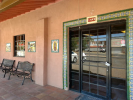 EL Alamo Restaurant outside