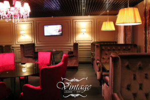 Vintage, Lounge inside