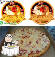 Gili's Pizza food