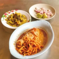 Khao Soi Mae Manee food