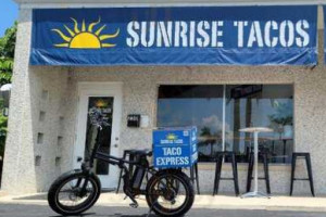 Sunrise Tacos outside