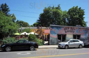 New Day Bakery outside