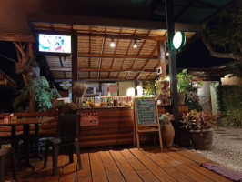 Monkey Cafe Bangsapan inside