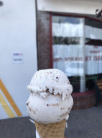 Niederfrank's Ice Cream inside