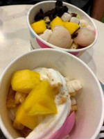 Yogurtland food