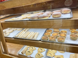 Bakery El Dorado inside