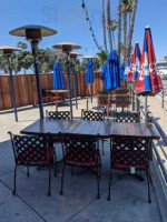 The Crab Pot Restaurant Bar-long Beach outside