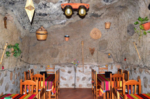 La Cueva inside