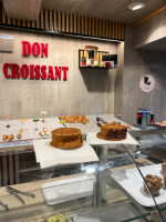 Don Croissant food