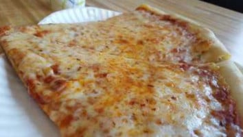 Broadway Pizza Of Greenlawn food