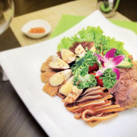 Tien Hsia San Chueh food