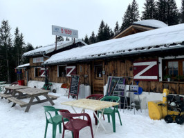 La Piccolina Pizzeria outside