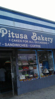 Pitusa Bakery food