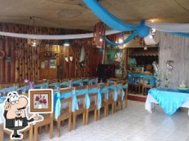 Donde Petu À l'intérieur