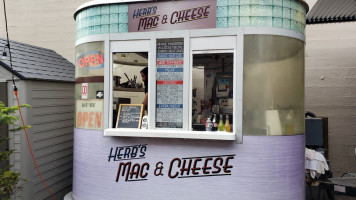 Herb's Mac And Cheese food