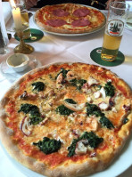 Pizzeria Mare e Monti food