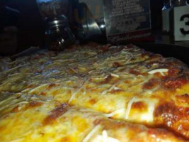 Paisano's Pizzeria food