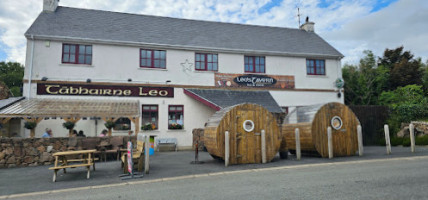 Leo's Tavern outside