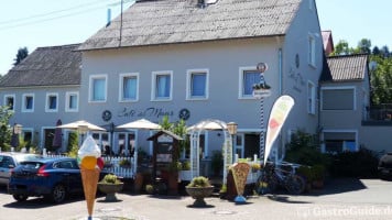 Café Del Maar outside