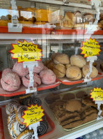 Lujan Bakery food