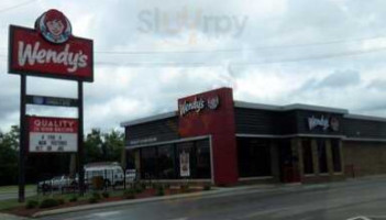 Wendy's Restaurant outside