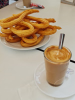 Cafeteria Churreria Generalife. food
