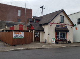 O'lacy's Irish Pub outside