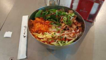 Kwan's Deli And Korean Kitchen food