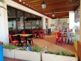 Pizza Hut Algarve Shopping inside