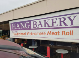 Hang Bakery outside